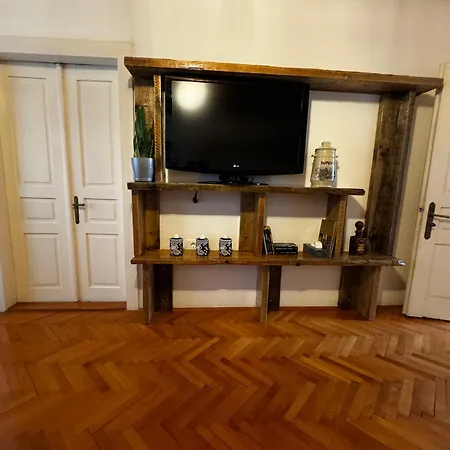 Gradina View - Floor Apartment Ledenice